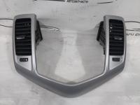 Рамка магнитолы Chevrolet Cruze (2009-2016) 95199538