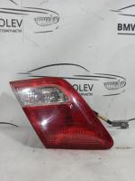 Фонарь левый крышки багажника Toyota Camry V40 (816718Y003)