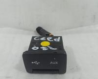 Разъем CEED (2007- 2012) USB AUX  961201H000