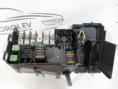 Блок предохранителей Rapid 2013-2020 МОТОРНЫЙ    6C0941824D