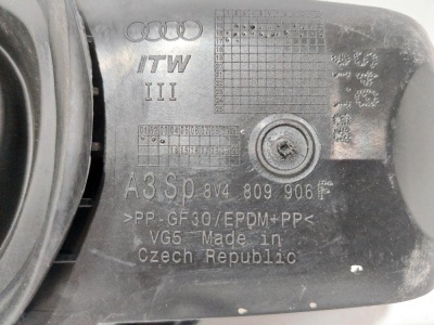 Лючок бензобака A3 [8V] 2013-2020    8V4809906F