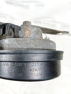 Сигнал звуковой Octavia (A7) 2013-2020 НИЗКИЙ ТОН    5Q0951221A