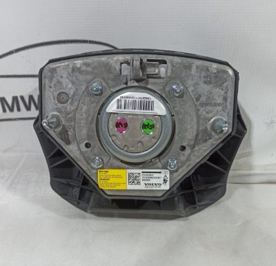 Подушка безопасности в рулевое колесо VOLVO XC90 (2002-2015)  31332812