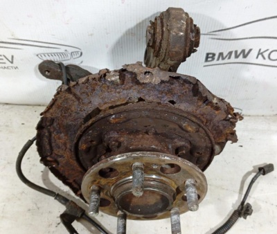 Кулак поворотный задний правый Ceed 2007-2012  527201H500 Ceed 527201H500