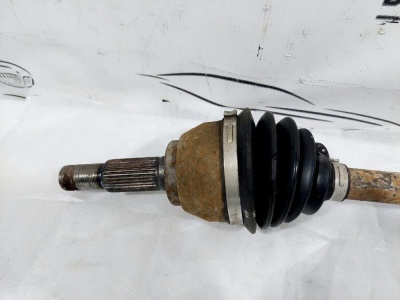 Полуось передняя правая Juke (F15) 2011-2019 1.6 HR16DE МКПП  391001KA0A