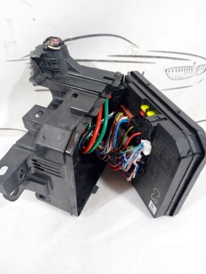 Блок предохранителей Juke (F15) 2011-2019    284B71KJ0J