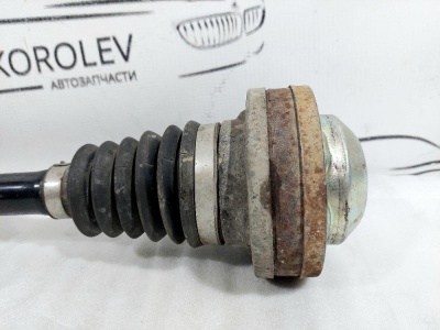 Полуось (привод) передняя левая Octavia (A5 1Z-) 2004-2013 МКПП    3C0407271AJ