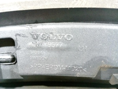 Накладка переднего крыла левого XC90 2002-2015 ПОСЛЕ 2007 ГОДА    30794161