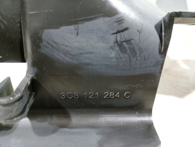 Воздуховод радиатора правый Passat CC 2008-2017    3C8121284C