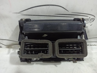 Дефлектор воздушный Octavia (A5 1Z-) 2004-2013 центральный   1Z0820951