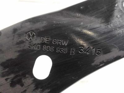 Кронштейн фары правый VW Golf VI (2008-2013)  5K0806930B