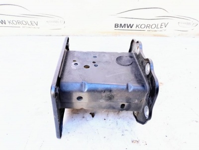 Кронштейн усилителя переднего бампера правый Ceed  647201H010 