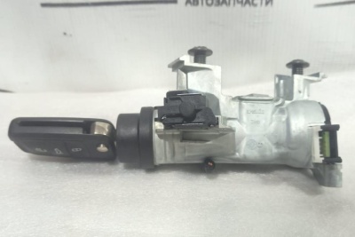 Замок зажигания Octavia (A7) 2013-2020 (С КЛЮЧОМ )  1K0905851