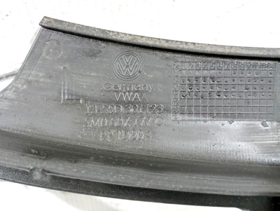 Кронштейн переднего бампера левый VW Golf Plus (2005 -2014)   5M0807177C