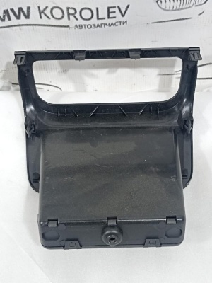 Накладка передней панели Volkswagen Golf V Plus 2005-2014    5M0820039E