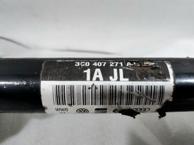 Полуось (привод) передняя левая Octavia (A5 1Z-) 2004-2013 МКПП    3C0407271AJ