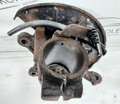 Кулак поворотный передний правый Octavia (A5 1Z-) 2004-2013    1K0407256AA