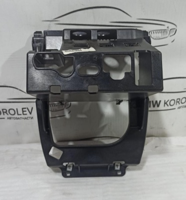 Рамка магнитолы VOLVO XC90 2002-2015  31263590