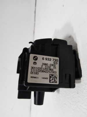 Блок управления светом E87-E90  61316932795