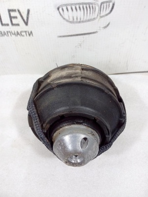Опора двигателя передняя XC90 2002-2015    30680751