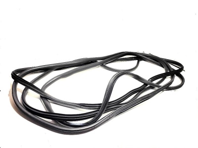 Уплотнитель двери (комплект) Hyundai Getz 831101C000