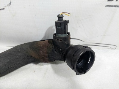Патрубок радиатора Octavia (A5 1Z-) 2004-2013 НИЖНИЙ    1K0122051FE