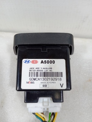 Разъем HYUNDAI I30 (2012-2017) (AUX USB)  96120A5000