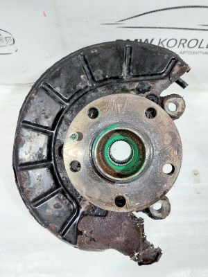 Кулак поворотный передний правый Octavia (A5 1Z-) 2004-2013    1K0407256AA