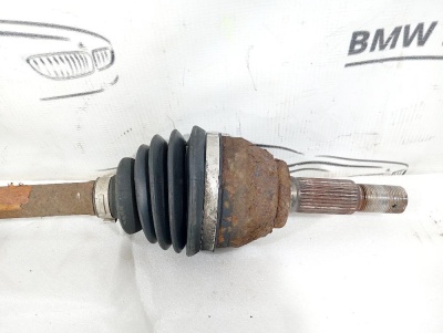 Полуось (привод) передняя левая Juke (F15) 2011-2019 1.6 16V 2WD МКПП    391011kb0b