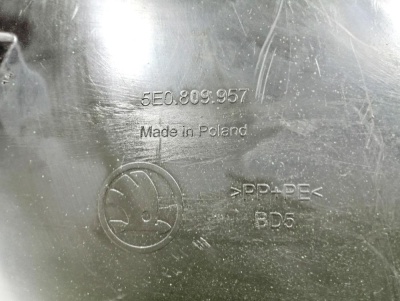 Локер (подкрылок) передний левый SKODA OCTAVIA (A7) 2013-2020    5E0809957G