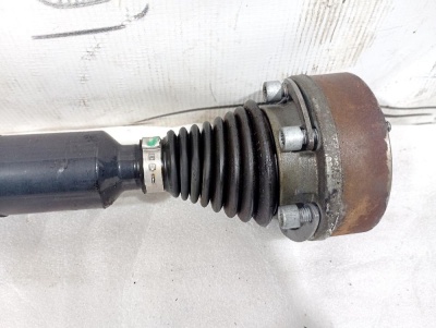 Полуось (привод) передняя правая Octavia (A5 1Z-) 2004-2013 1.4 CAX АКПП    5Q0407272BN