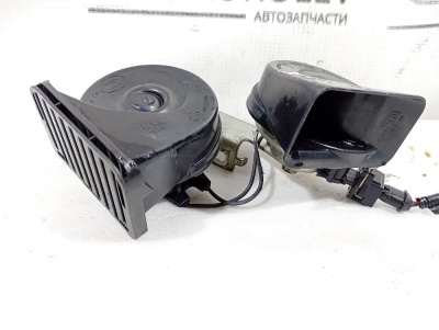 Сигнал звуковой XC90 2002-2015 (КОМПЛЕКТ)    31111192