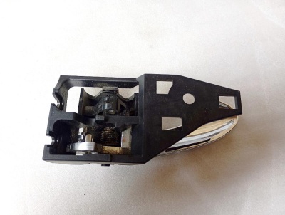 Ручка двери внутренняя правая RAV 4 2006-2013 ПЕР=ЗАД  RAV4 6920533090B0