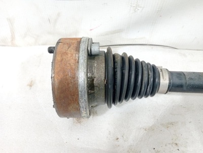 Полуось (привод) передняя левая Octavia (A7) 2013-2020    1K0407271LB