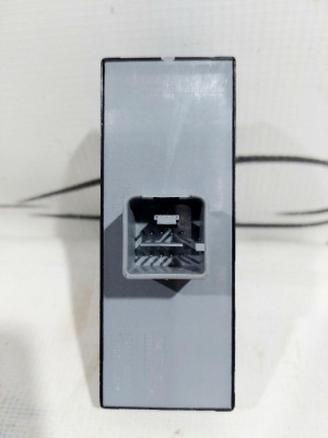 Блок управления стеклоподъемниками Octavia (A5 1Z-) 2004-2013    1Z0959858BREH