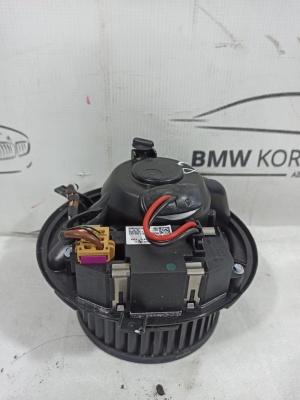 Моторчик отопителя Octavia A5 С РЕЗИСТОРОМ (1K2820015G)  1K2820015G