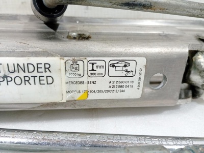 Домкрат Mercedes C200 W204    A2125800018