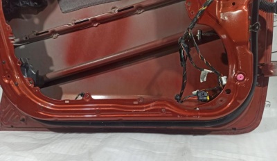 Дверь передняя левая красная Ceed 2007-2012 760031H000 Ceed 760031H000