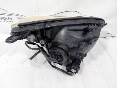 Фара левая Toyota RAV 4 2000-2006 8110642230