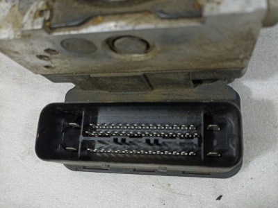 Блок ABS (насос) АКПП (2005-2015) Grand Vitara 5611077KC2