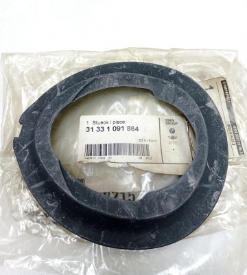 Проставка передней пружины BMW E39   E39 31331091864
