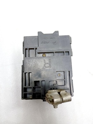 Блок предохранителей TOYOTA RAV 4 (2000-2005) НА АККУМУЛЯТОР  RAV4 8262042030